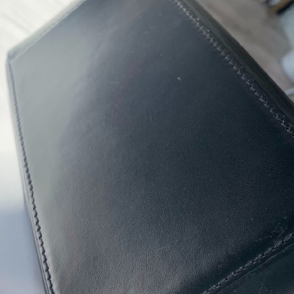 Louis Vuitton Sablons Epi - Picture 7 of 16